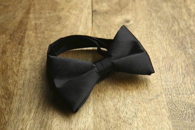 Adjustable Hook Black Bow Tie - Caterwear.com